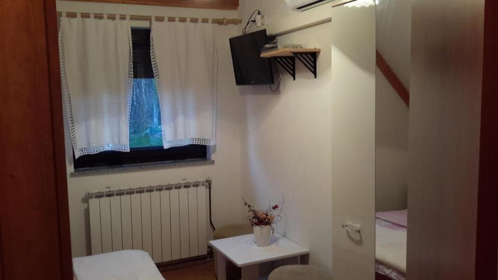 Rooms With A Parking Space Jezerce, Plitvice - 14711 Room photo